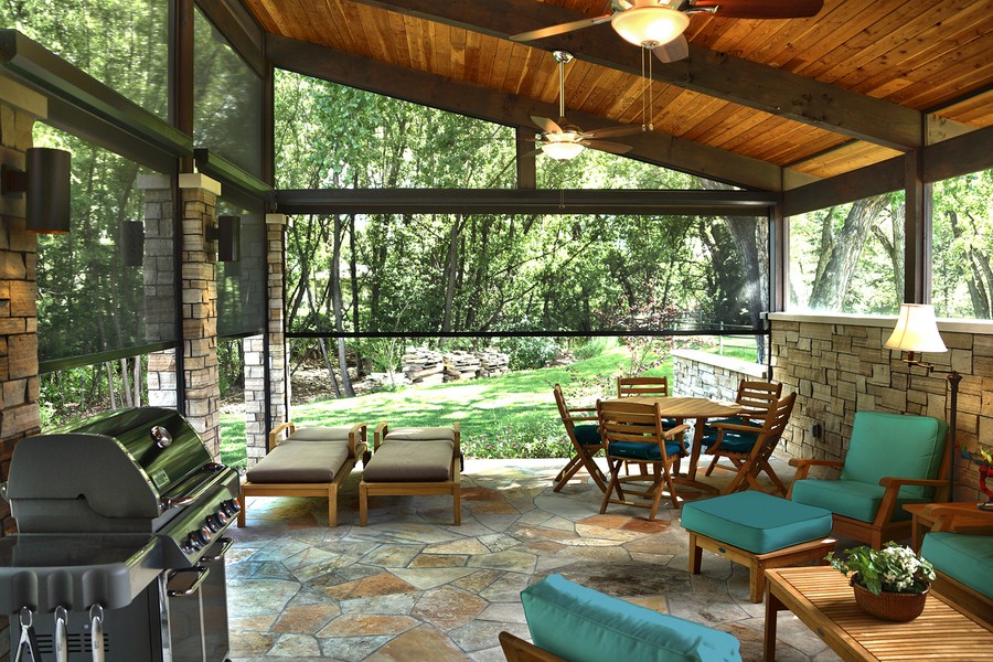 outdoor-motorized-shades-that-protect-your-patio-investment